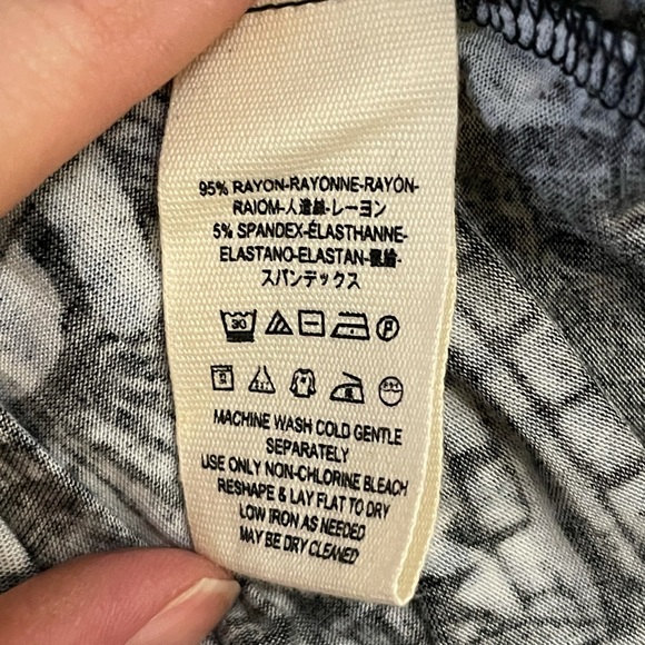 Free People Ocean Avenue One Shoulder Boho Blue Batik Print Top Size Small - Picture 5 of 5